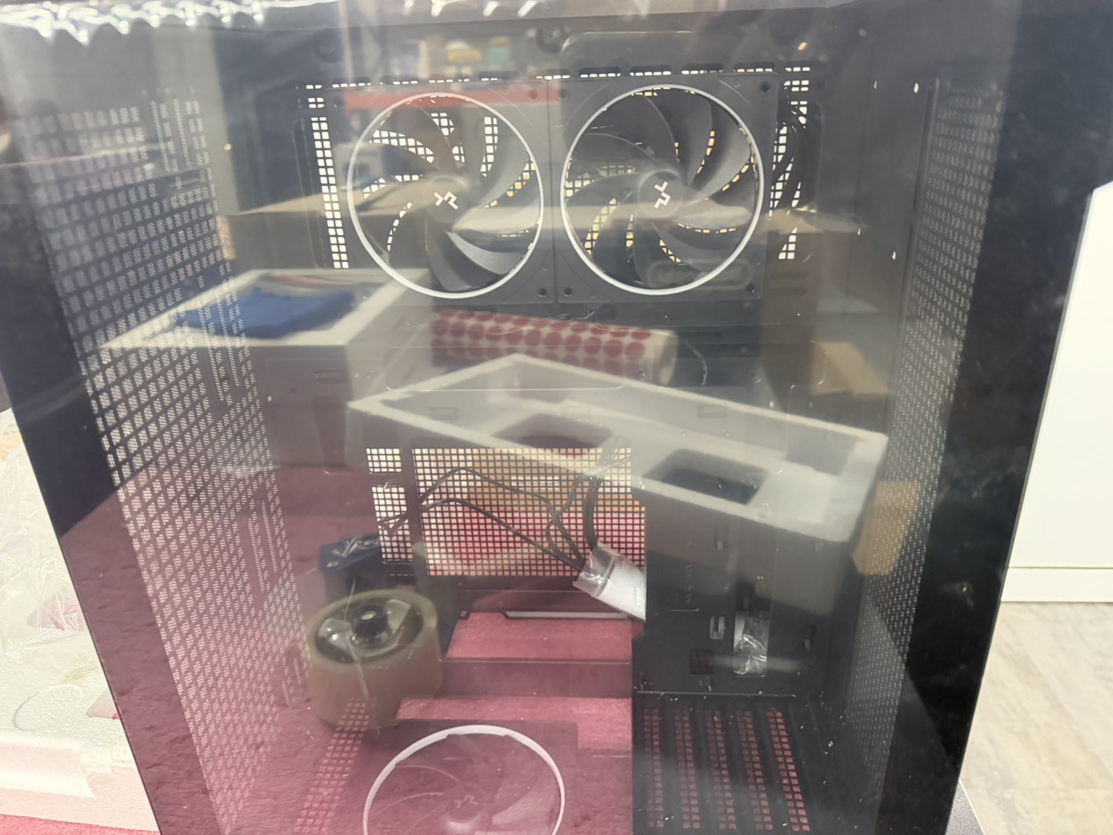 Уценка B Case mATX Deepcool CG330 3F, w/o PSU, 3x120mm, Front&Side TG, 2xUSB2.0, 1xUSB3.0, 4x2.5", Black